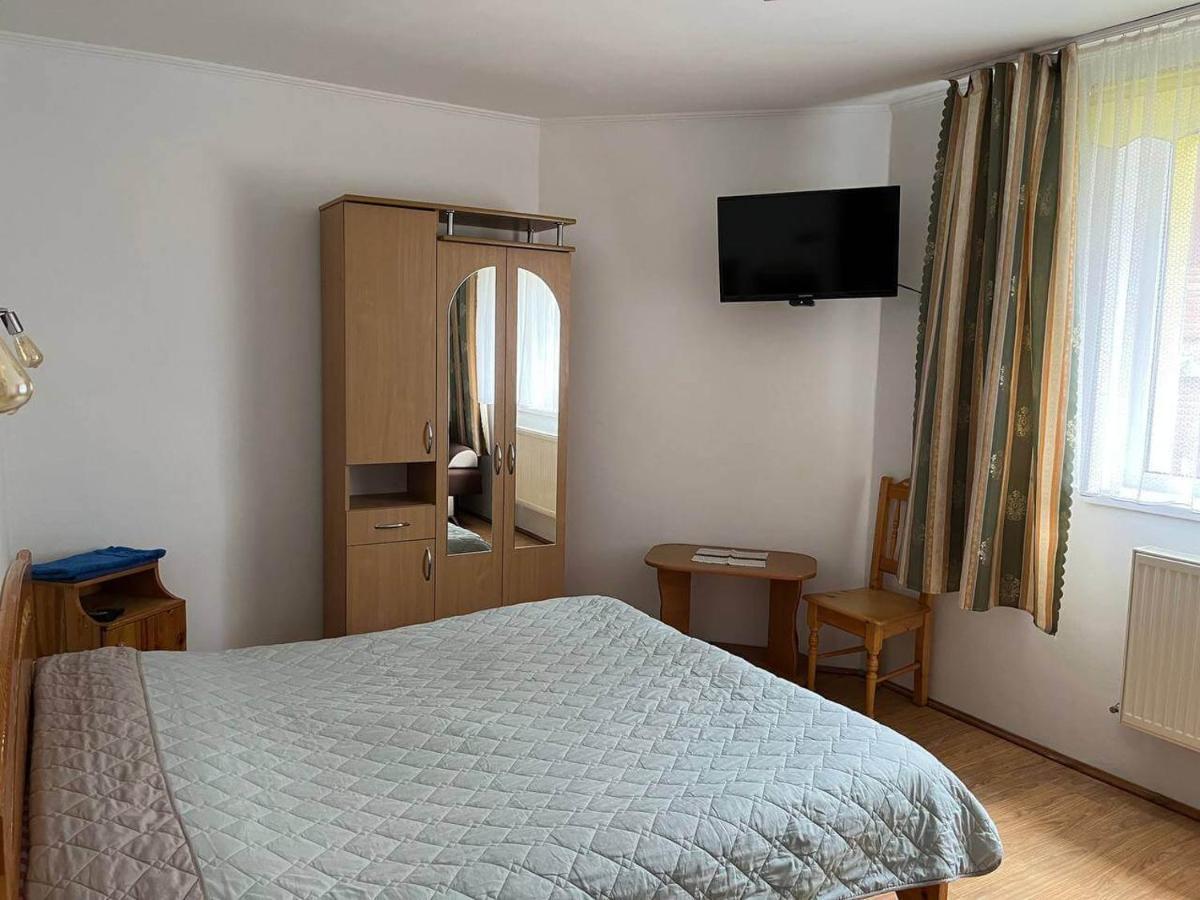 Oskolok Dovbusha Mini-Hotel ياريمتشي المظهر الخارجي الصورة