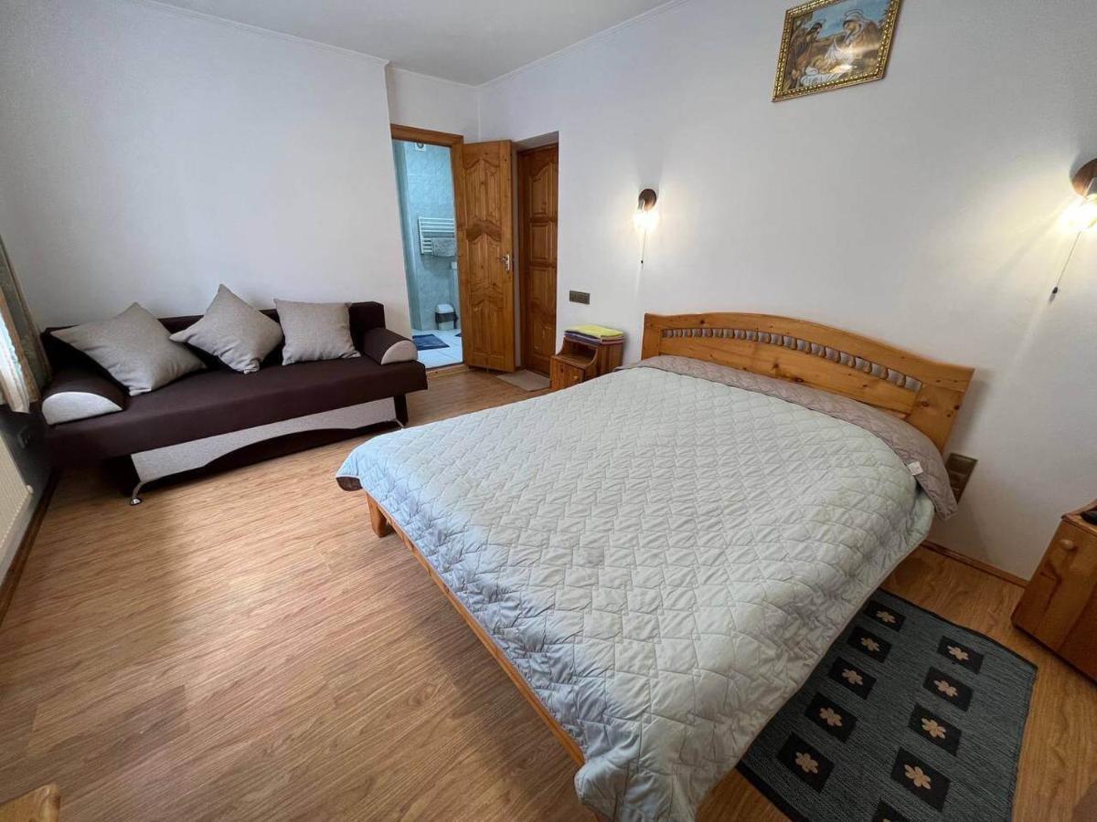 Oskolok Dovbusha Mini-Hotel ياريمتشي المظهر الخارجي الصورة