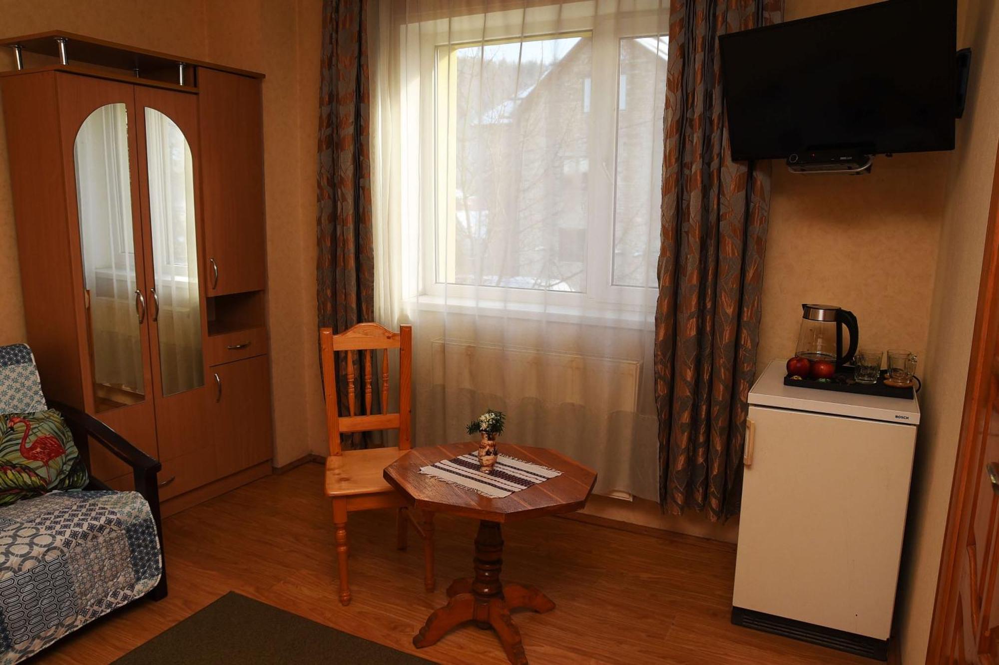 Oskolok Dovbusha Mini-Hotel ياريمتشي الغرفة الصورة